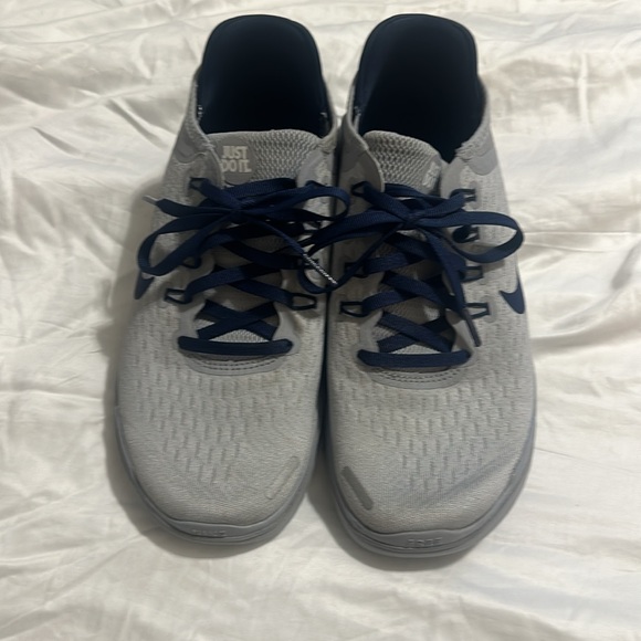 Nike ID Custom Blue and Grey Free Runs - Picture 2 of 3